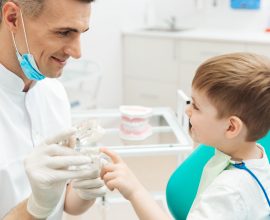 Quando devo levar meu filho ao dentista